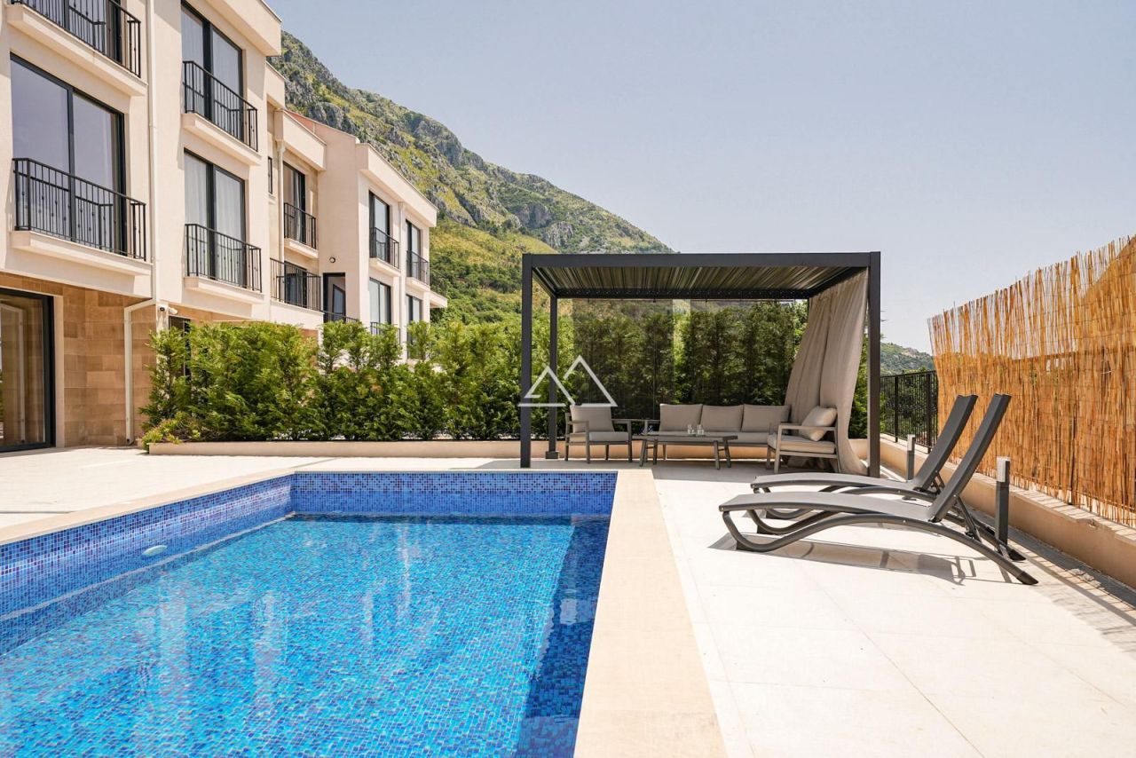 Вилла в Режевичах, Черногория, 223 м² - фото 2