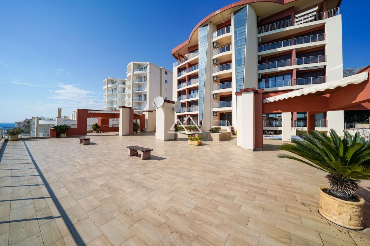 Апартаменты в Добра Воде, Черногория, 242 м² - фото 4