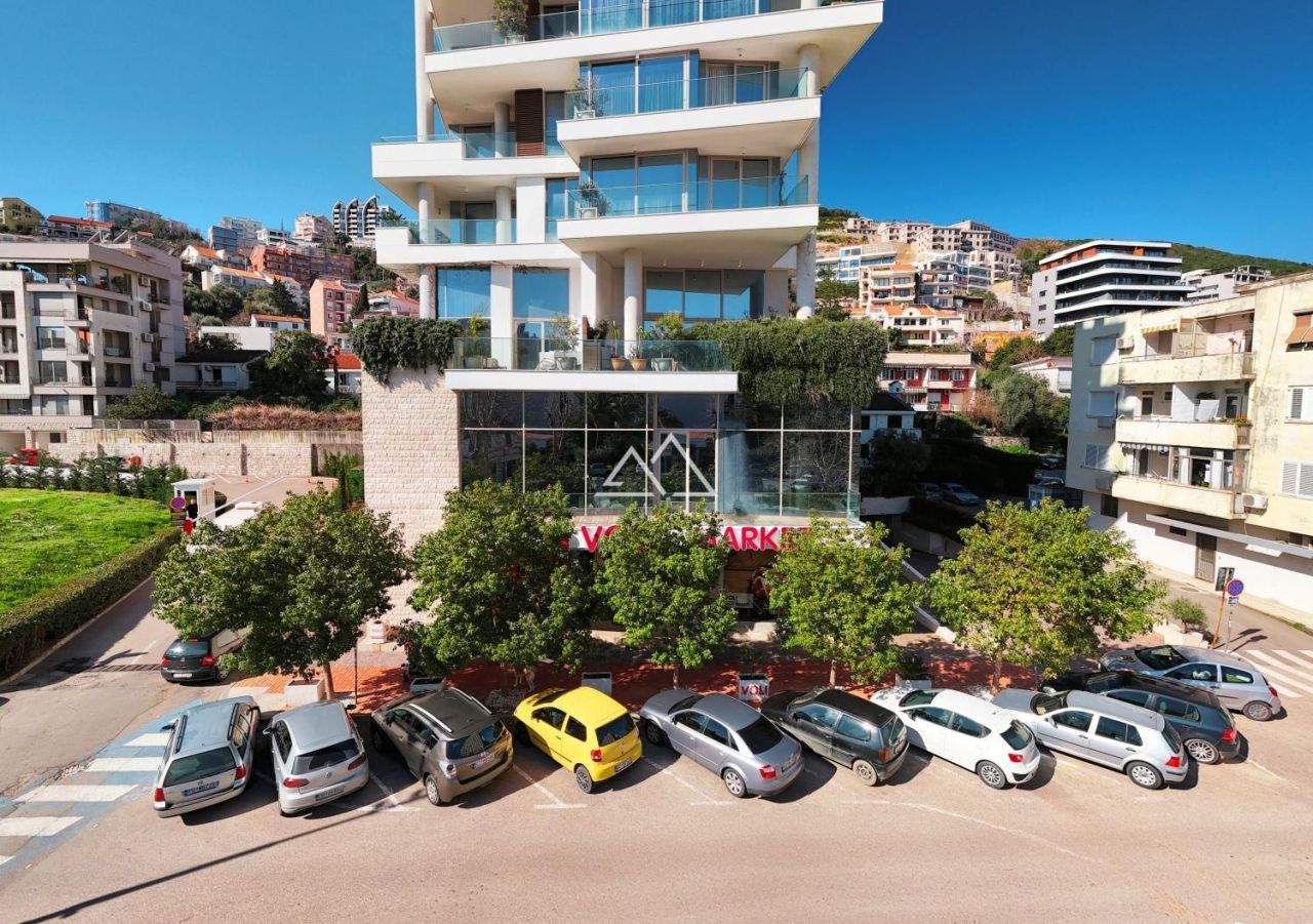 Коммерческая недвижимость в Будве, Черногория, 735 м² - фото 4