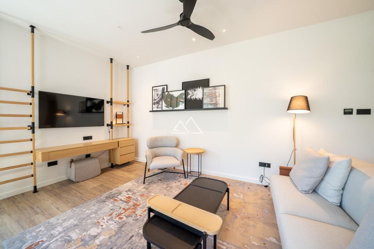 Апартаменты в Тивате, Черногория, 91 м² - фото 4