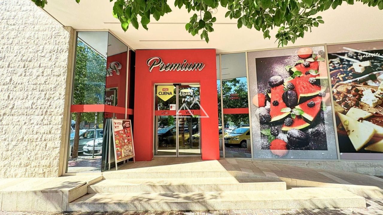 Коммерческая недвижимость в Будве, Черногория, 735 м² - фото 6