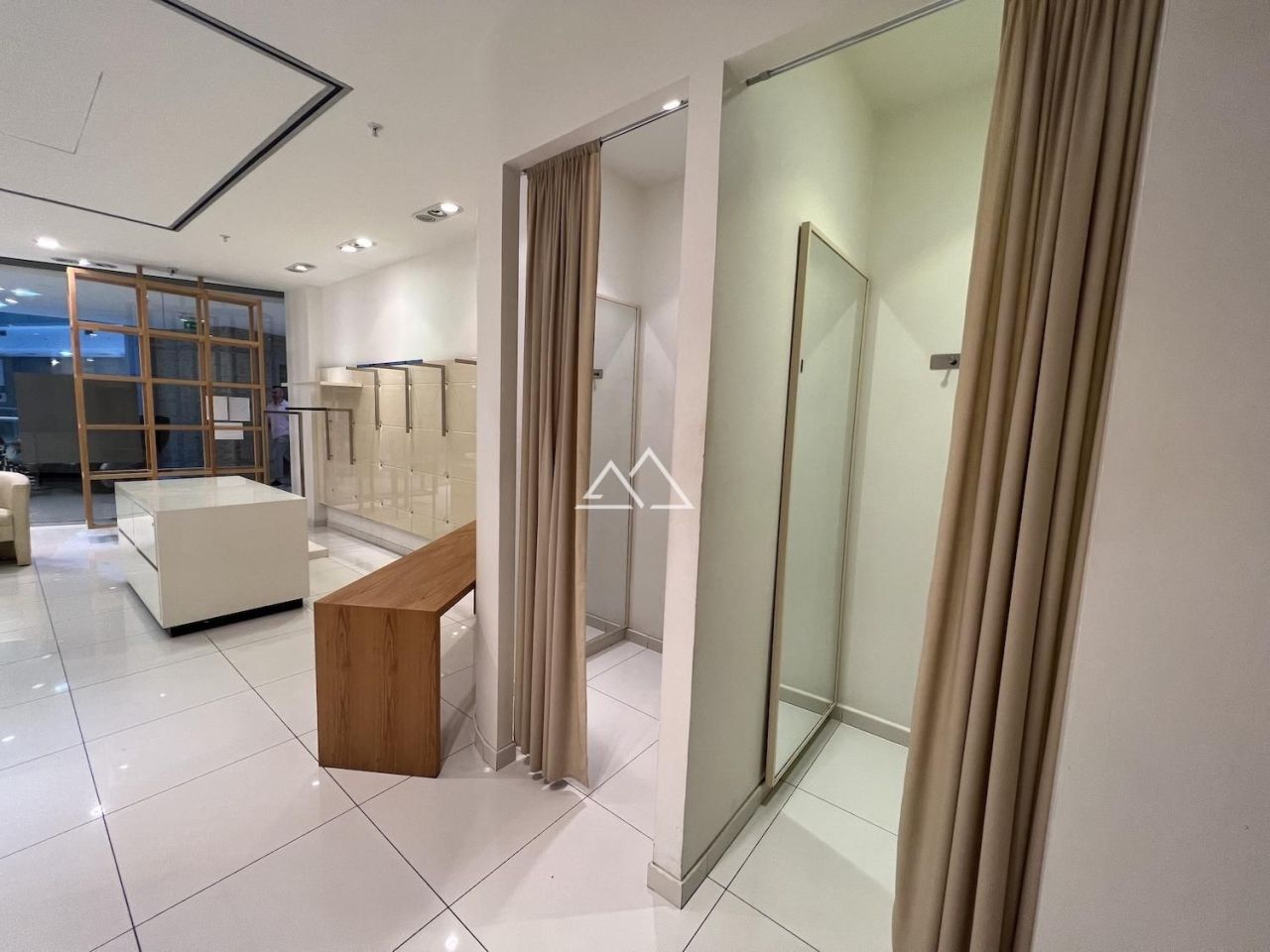 Коммерческая недвижимость в Будве, Черногория, 105 м² - фото 6