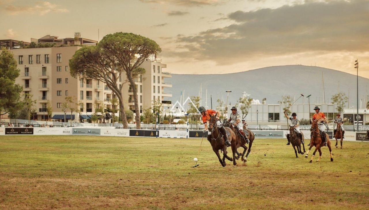 Апартаменты в Тивате, Черногория, 199 м² - фото 8