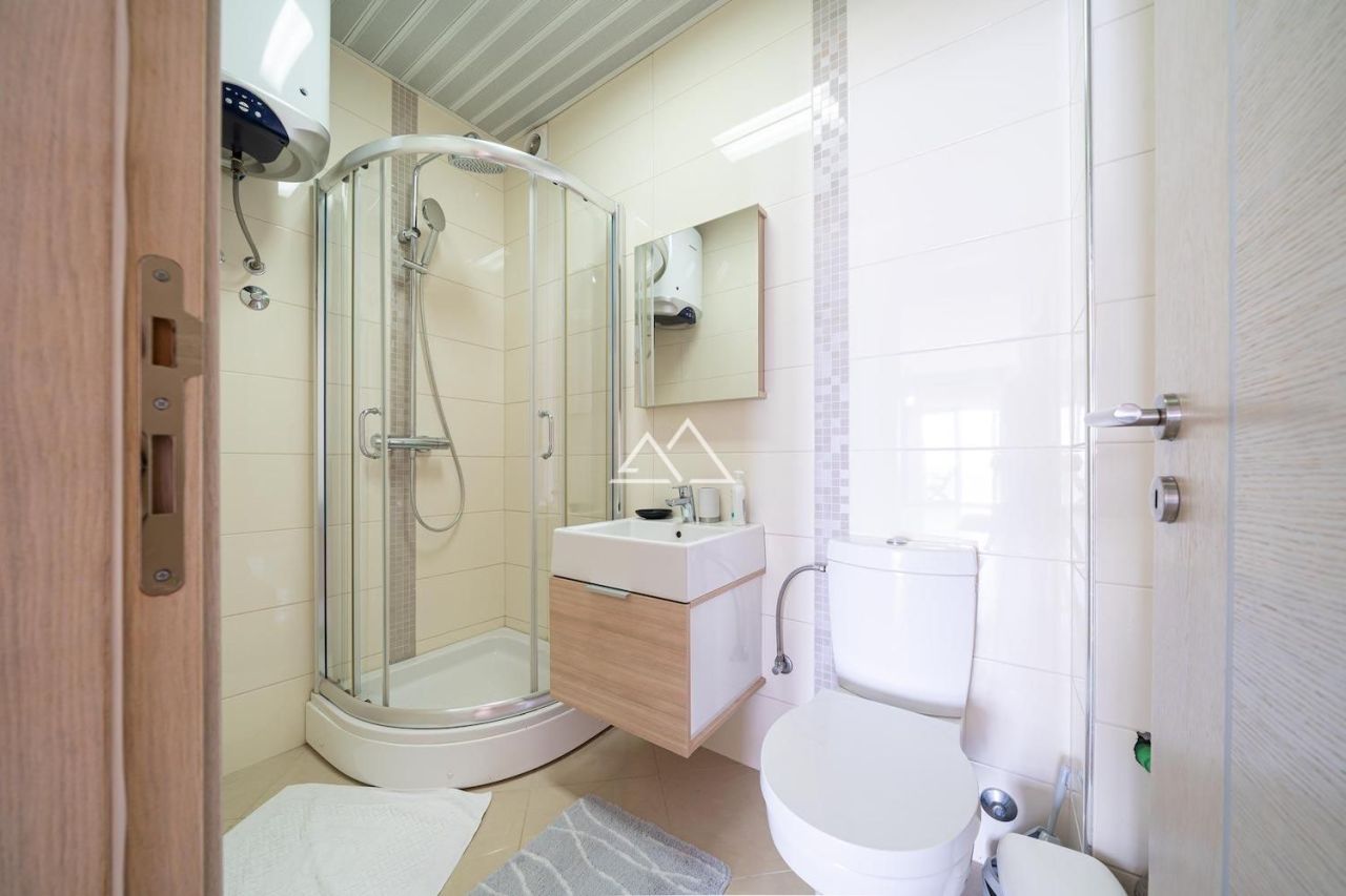 Апартаменты в Добра Воде, Черногория, 85 м² - фото 11