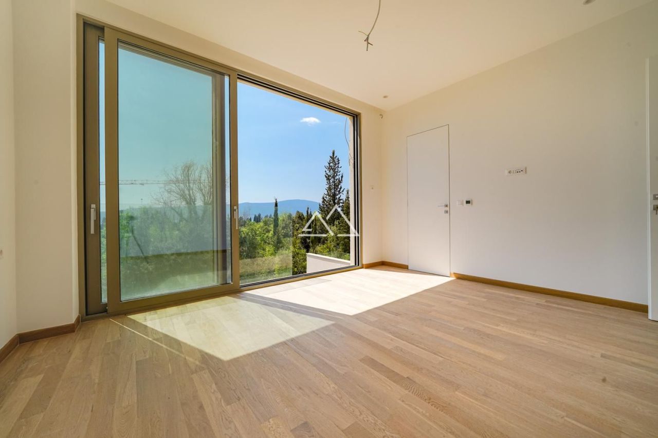 Вилла в Тивате, Черногория, 286 м² - фото 14