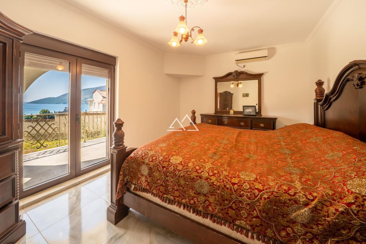 Вилла Херцег Нови, Черногория, 360 м² - фото 16