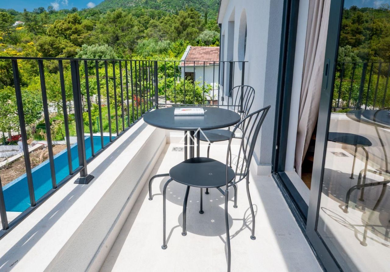 Вилла в Тивате, Черногория, 250 м² - фото 18