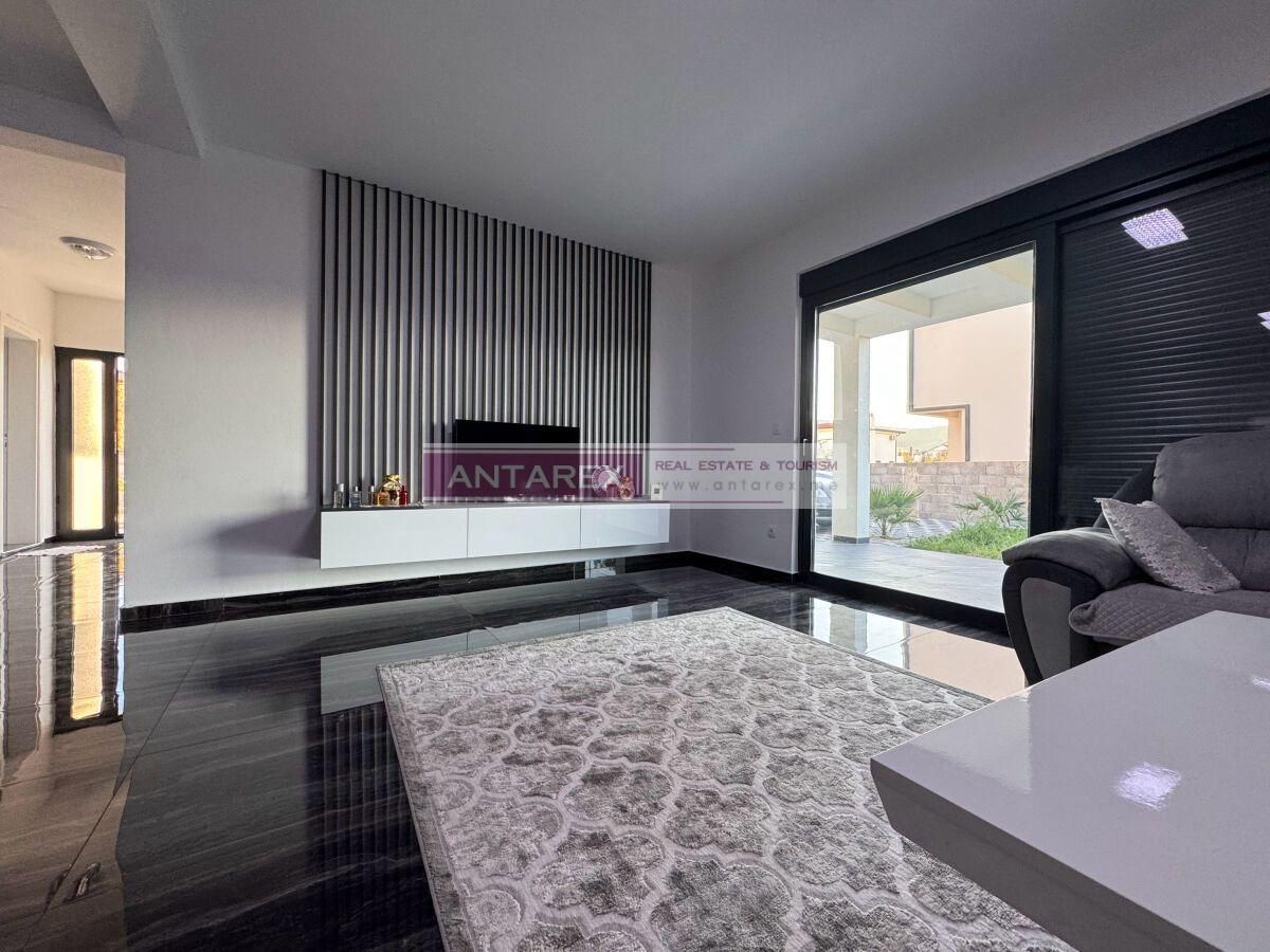 Вилла в Баре, Черногория, 190 м² - фото 2