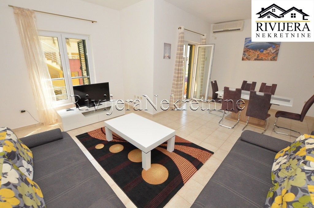 Квартира в Херцег-Нови, Черногория, 60 м² - фото 1