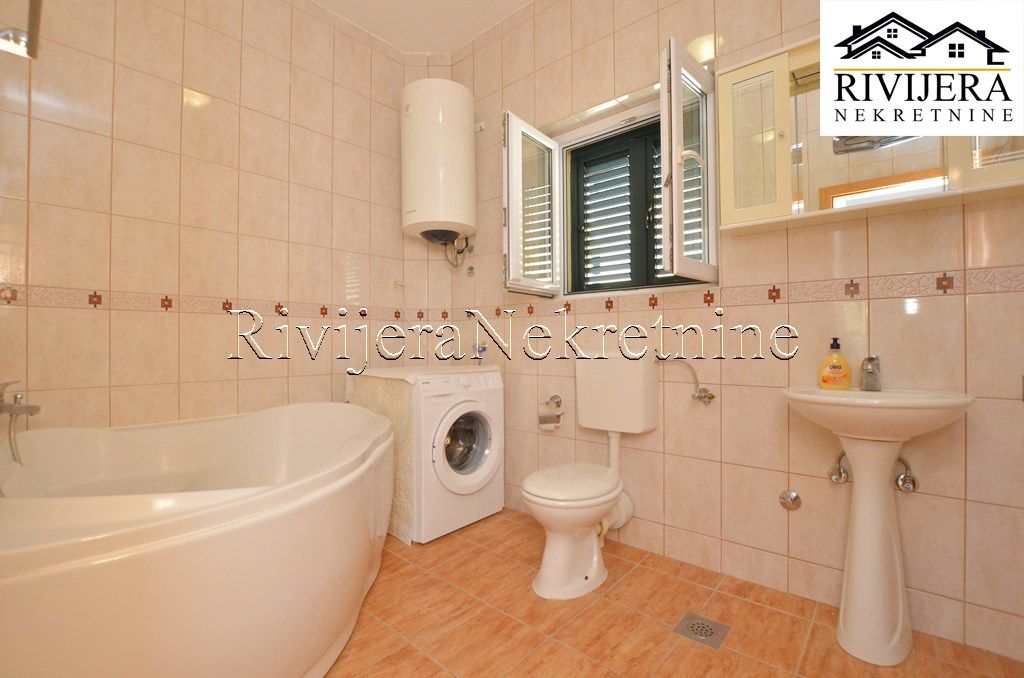 Квартира в Херцег-Нови, Черногория, 60 м² - фото 13