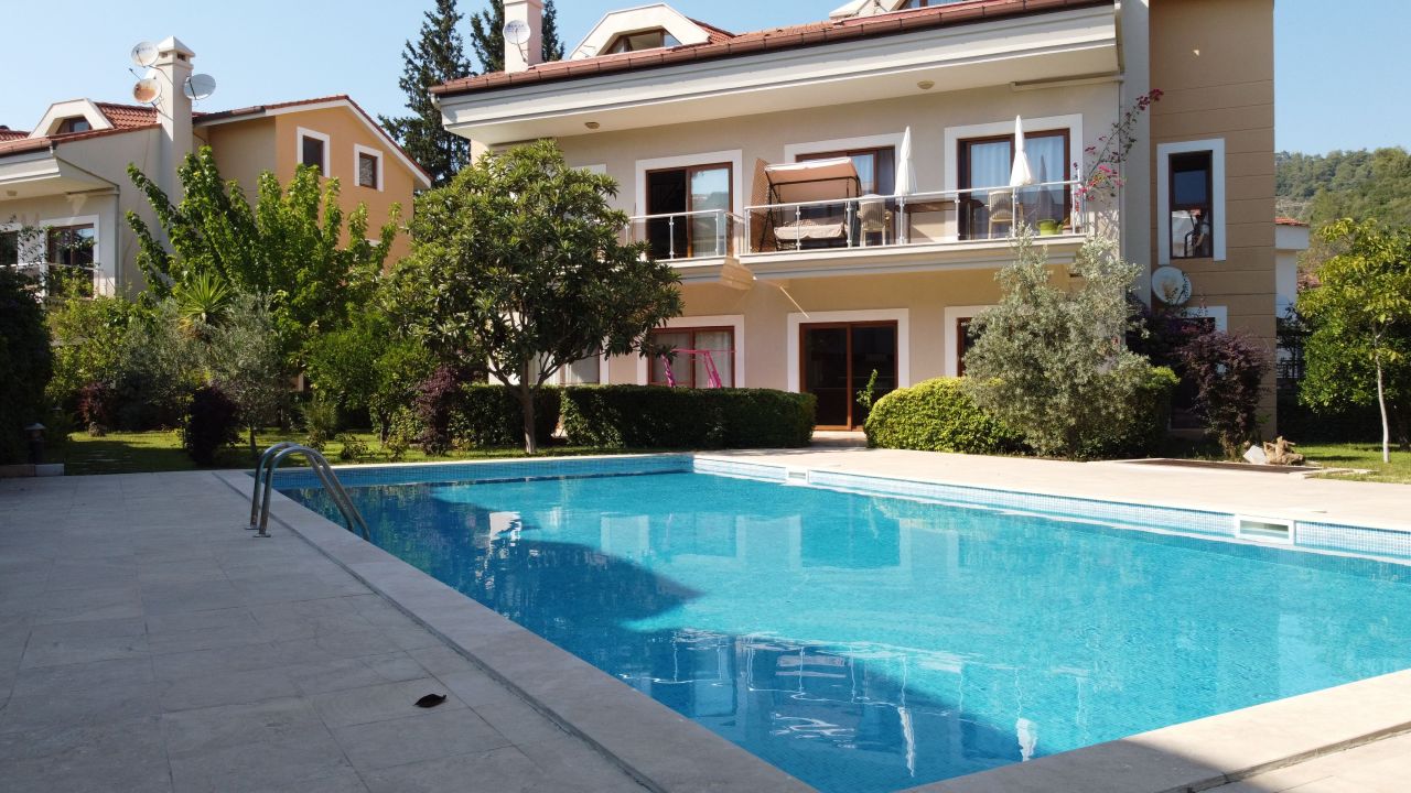 Квартира в Мармарисе, Турция, 75 м² - фото 1