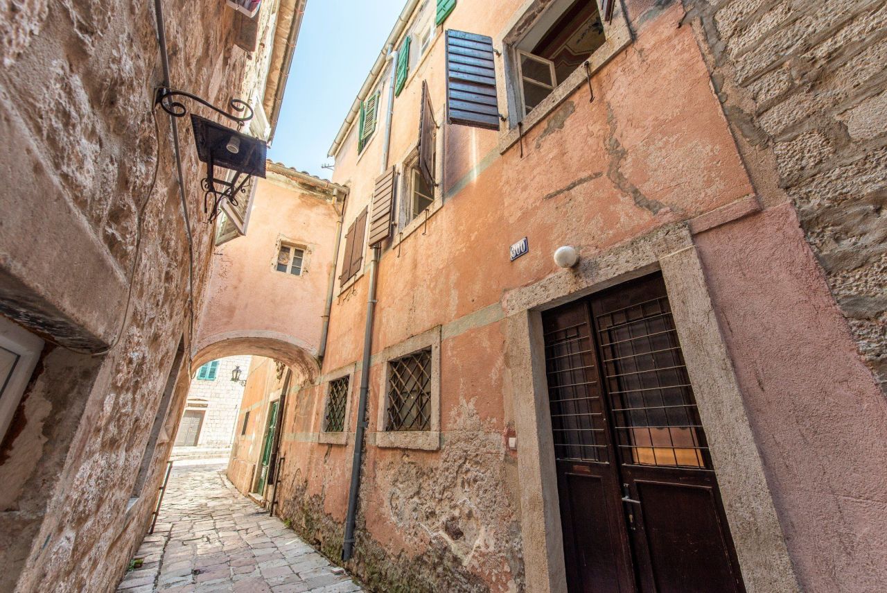 Дом в Которе, Черногория, 380 м² - фото 4