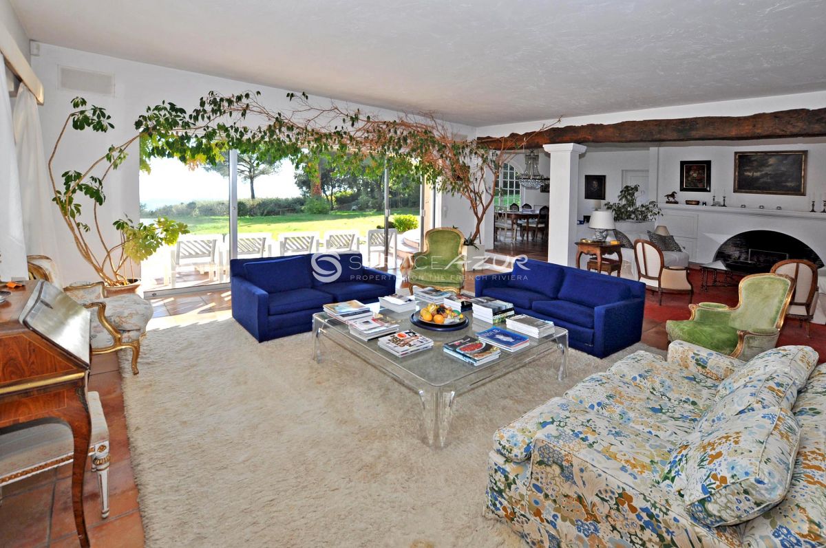 Вилла в Сен-Поль-де-Ванс, Франция, 350 м² - фото 2