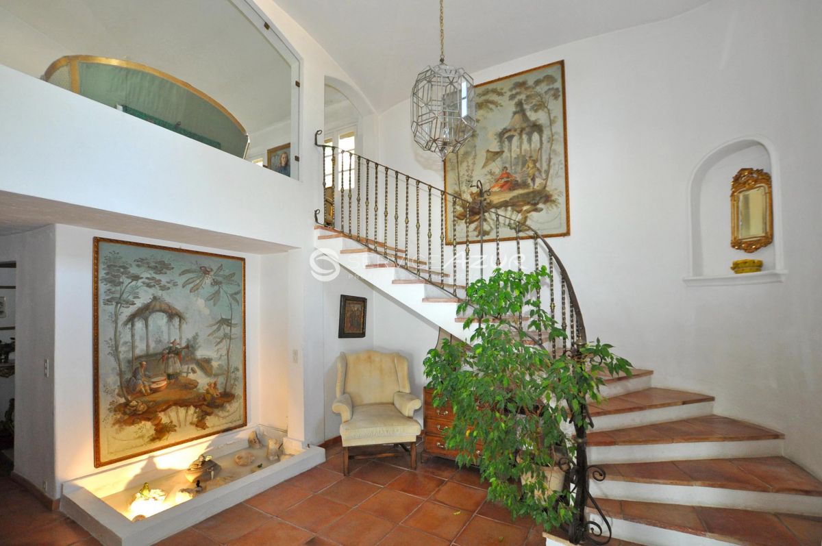 Вилла в Сен-Поль-де-Ванс, Франция, 350 м² - фото 8