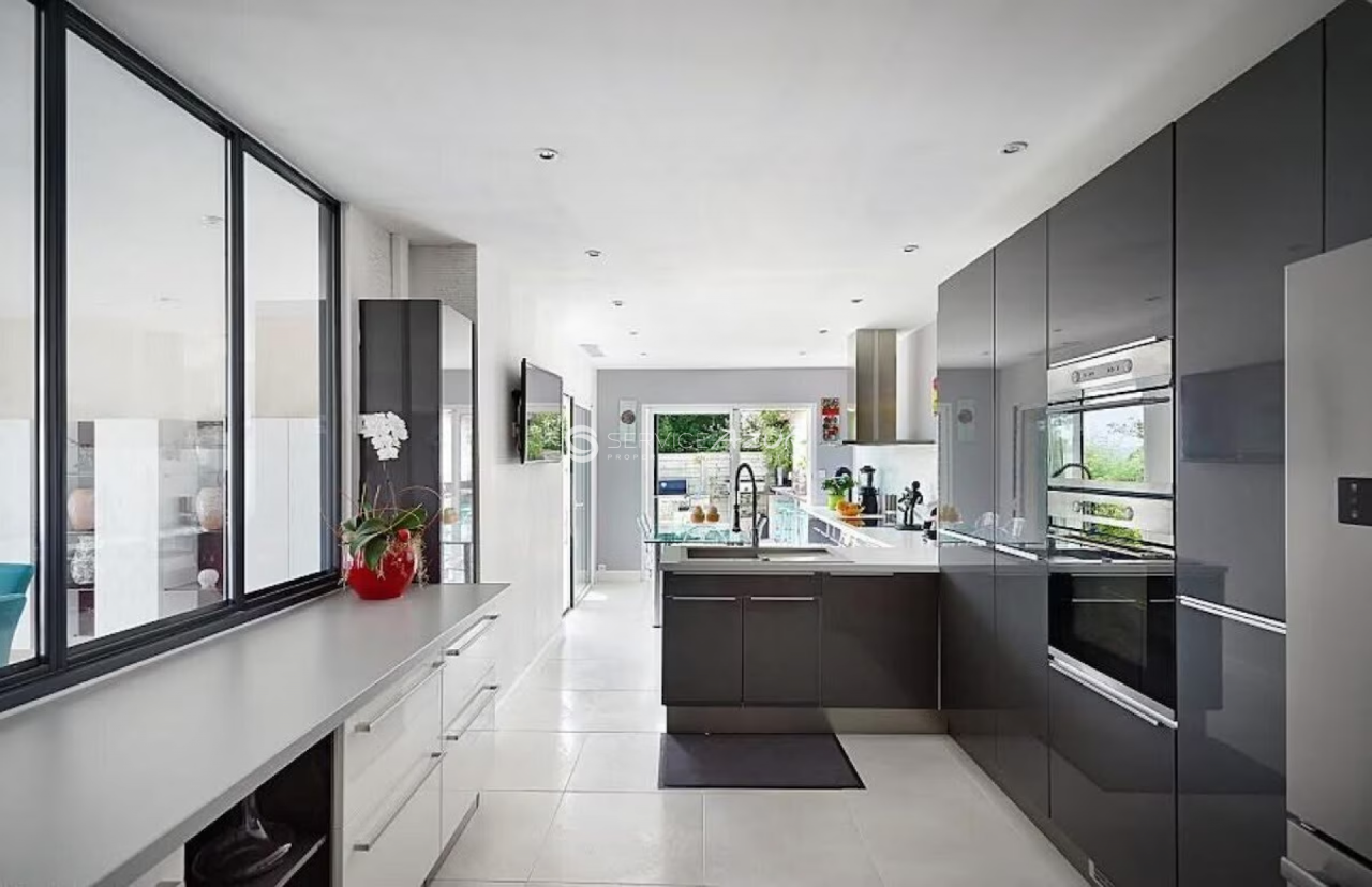 Вилла в Сен-Максиме, Франция, 400 м² - фото 8