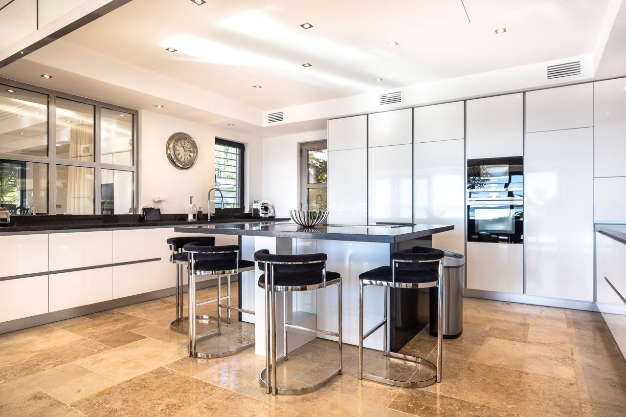 Вилла в Сен-Максиме, Франция, 325 м² - фото 10