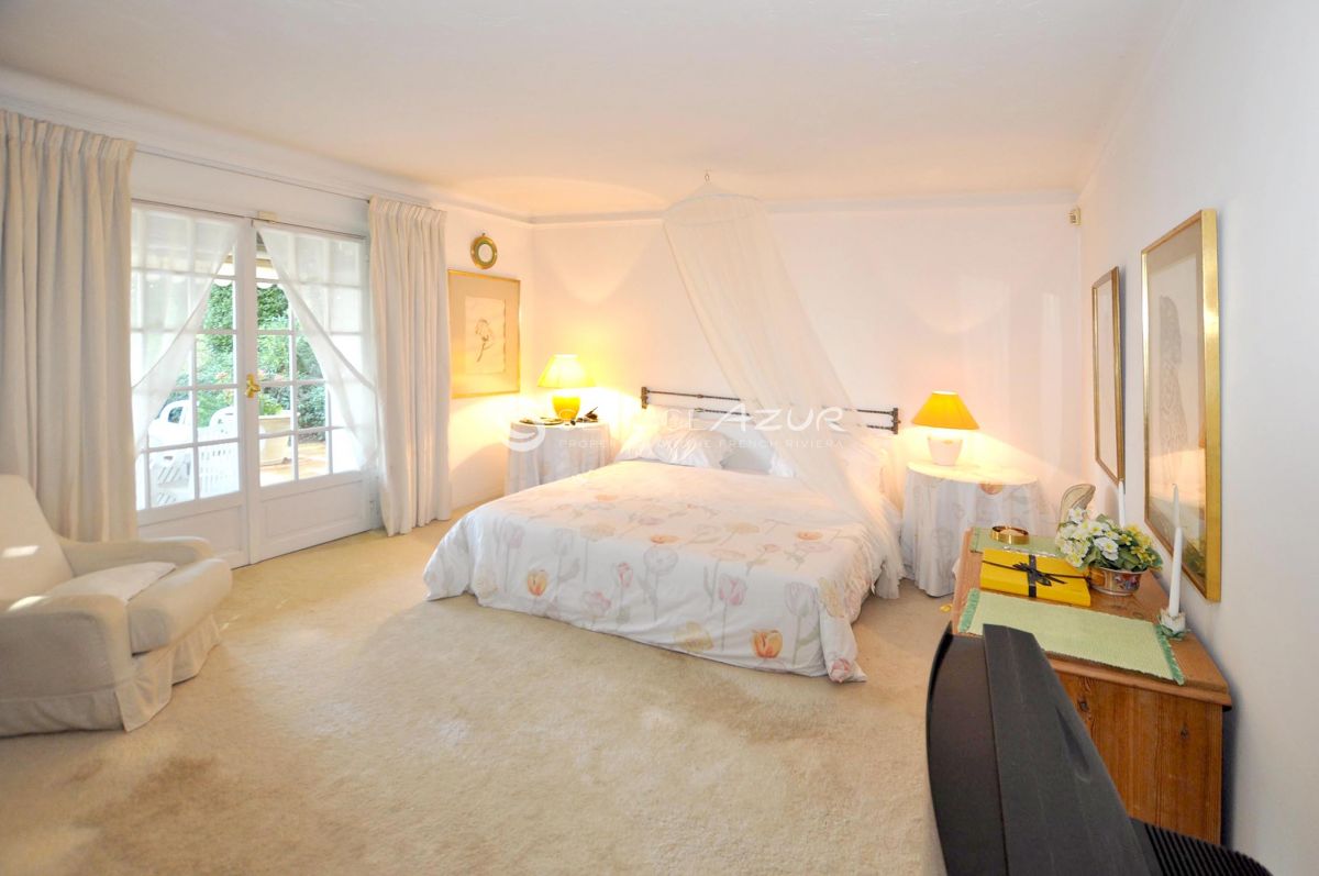 Вилла в Сен-Поль-де-Ванс, Франция, 350 м² - фото 11