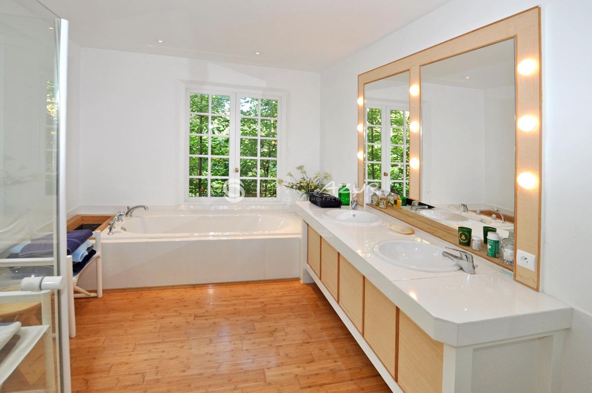 Вилла в Сен-Поль-де-Ванс, Франция, 350 м² - фото 14