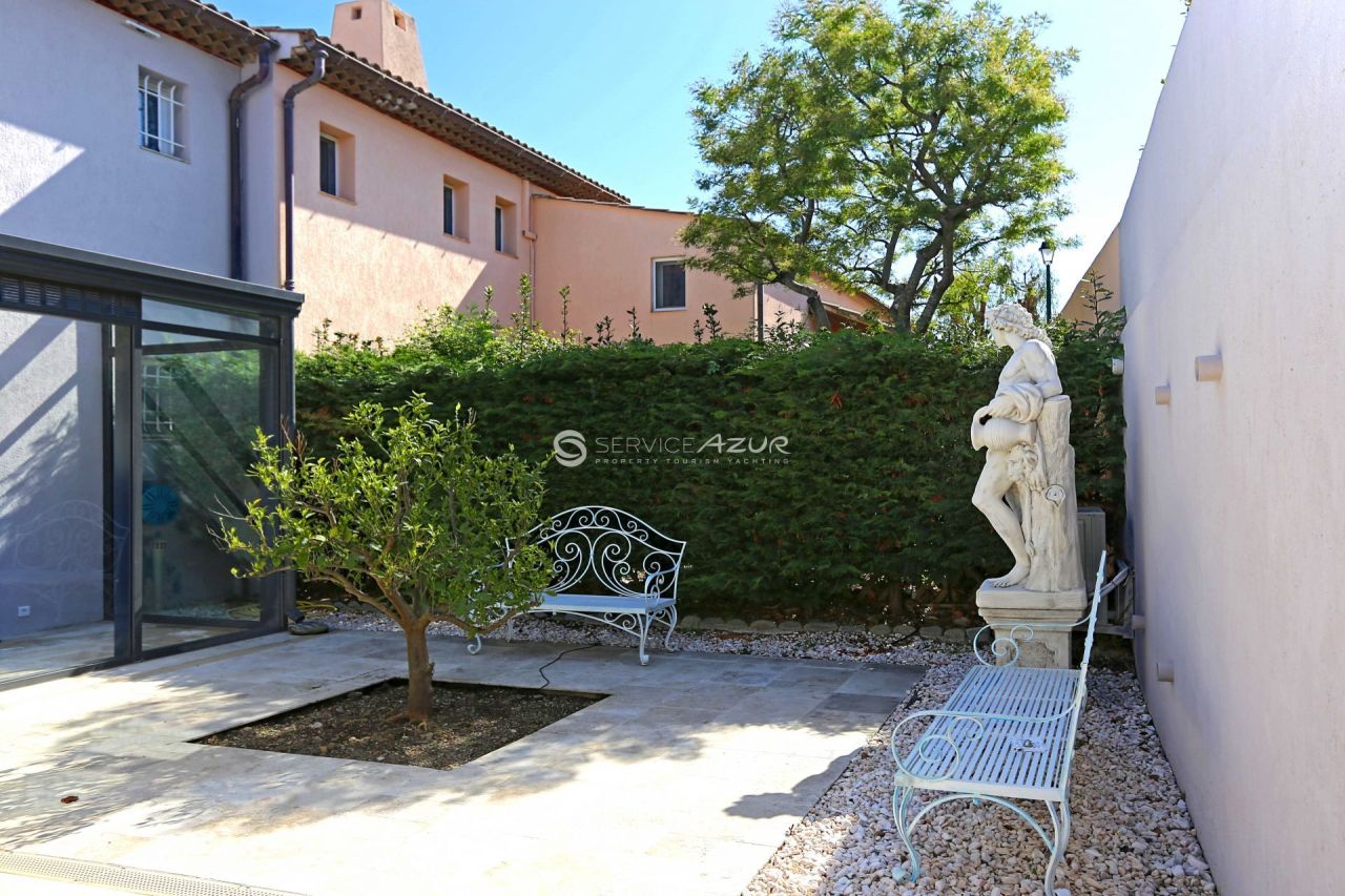 Вилла в Вильнёв-Лубе, Франция, 200 м² - фото 15