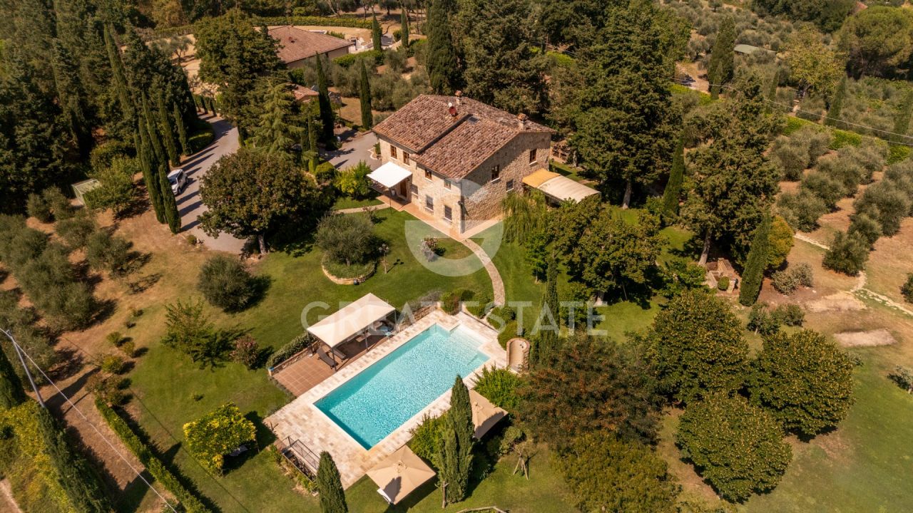 Дом в Четоне, Италия, 335 м² - фото 2