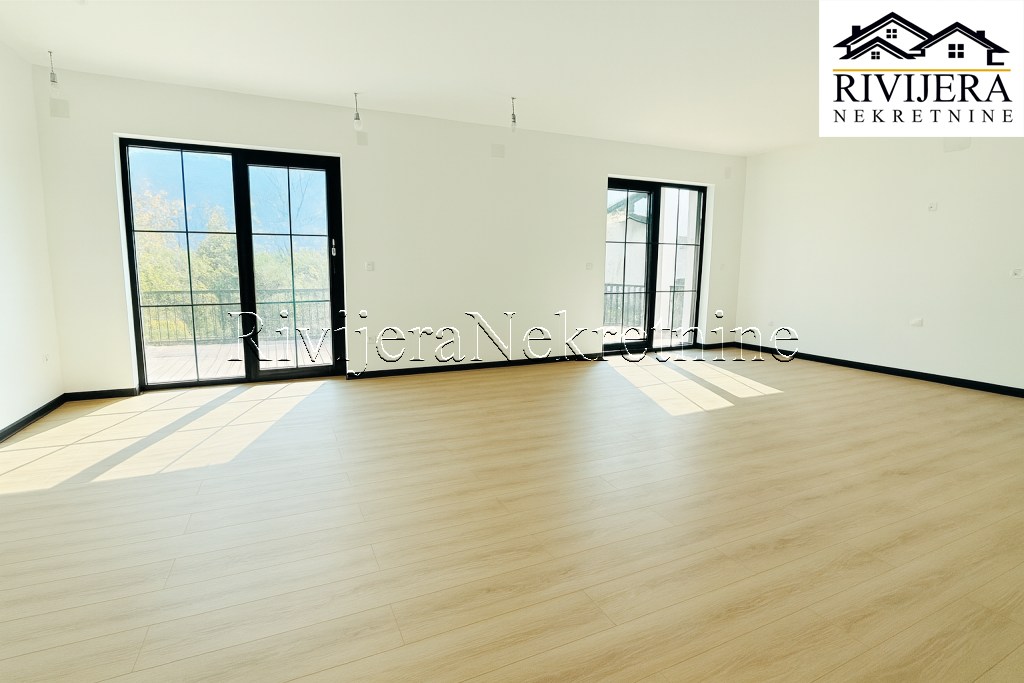 Квартира в Херцег-Нови, Черногория, 103 м² - фото 1