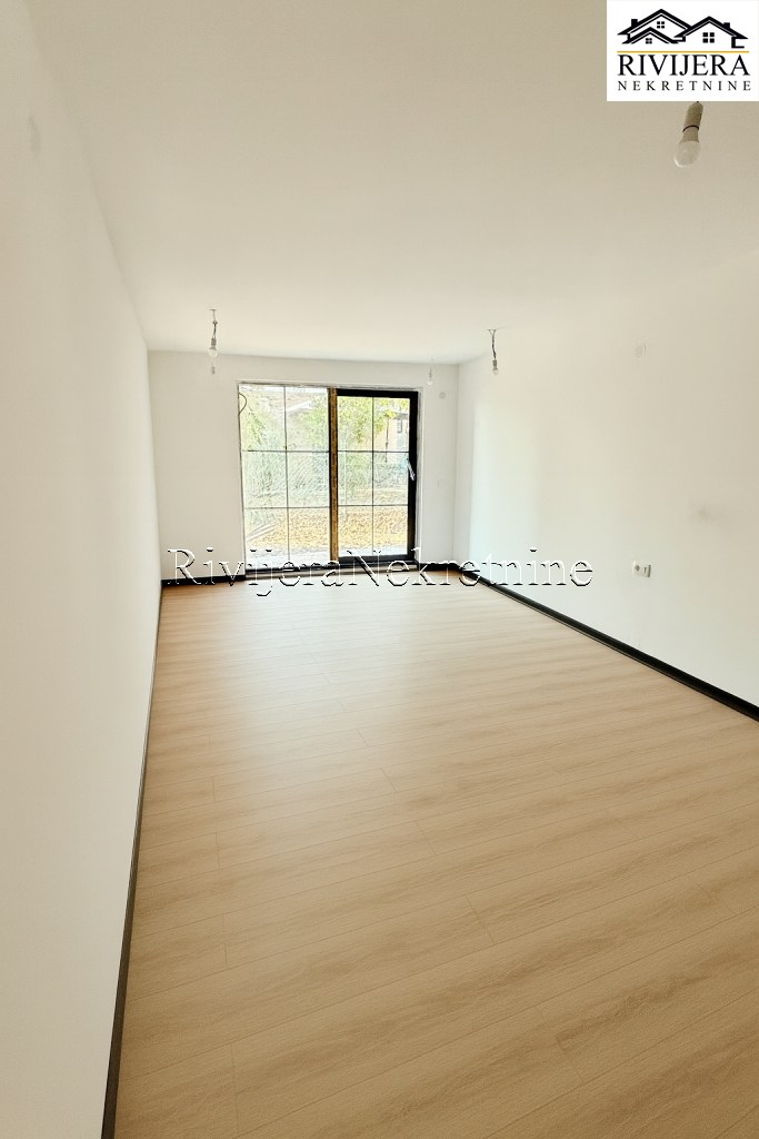 Квартира в Херцег-Нови, Черногория, 103 м² - фото 2