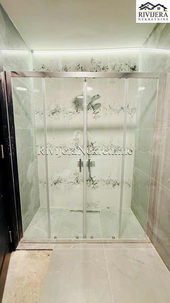 Квартира в Херцег-Нови, Черногория, 117 м² - фото 11