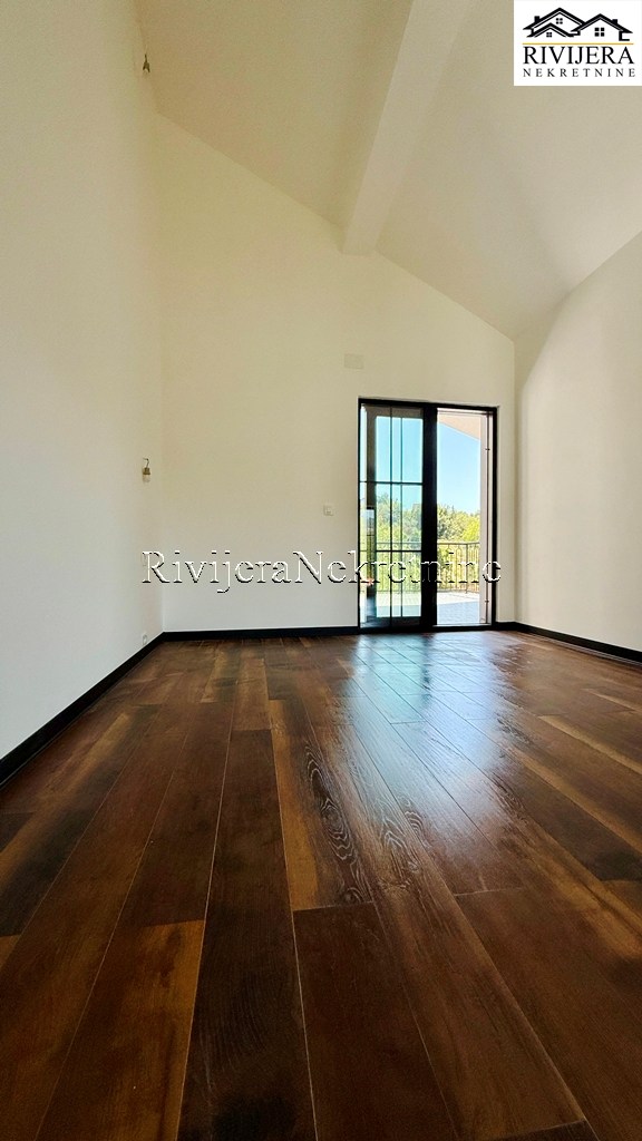 Квартира в Херцег-Нови, Черногория, 122 м² - фото 2