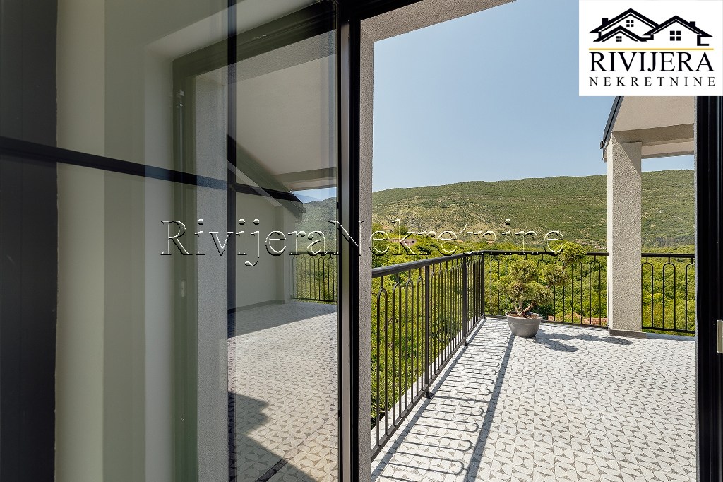 Квартира в Херцег-Нови, Черногория, 122 м² - фото 9