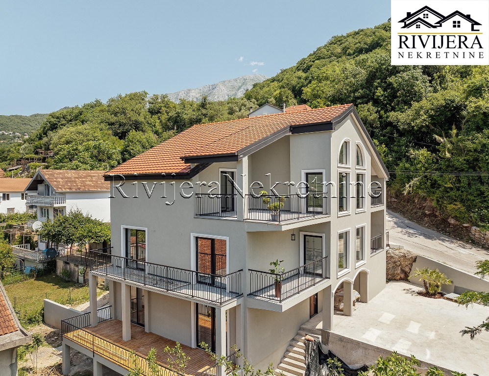 Квартира в Херцег-Нови, Черногория, 122 м² - фото 14