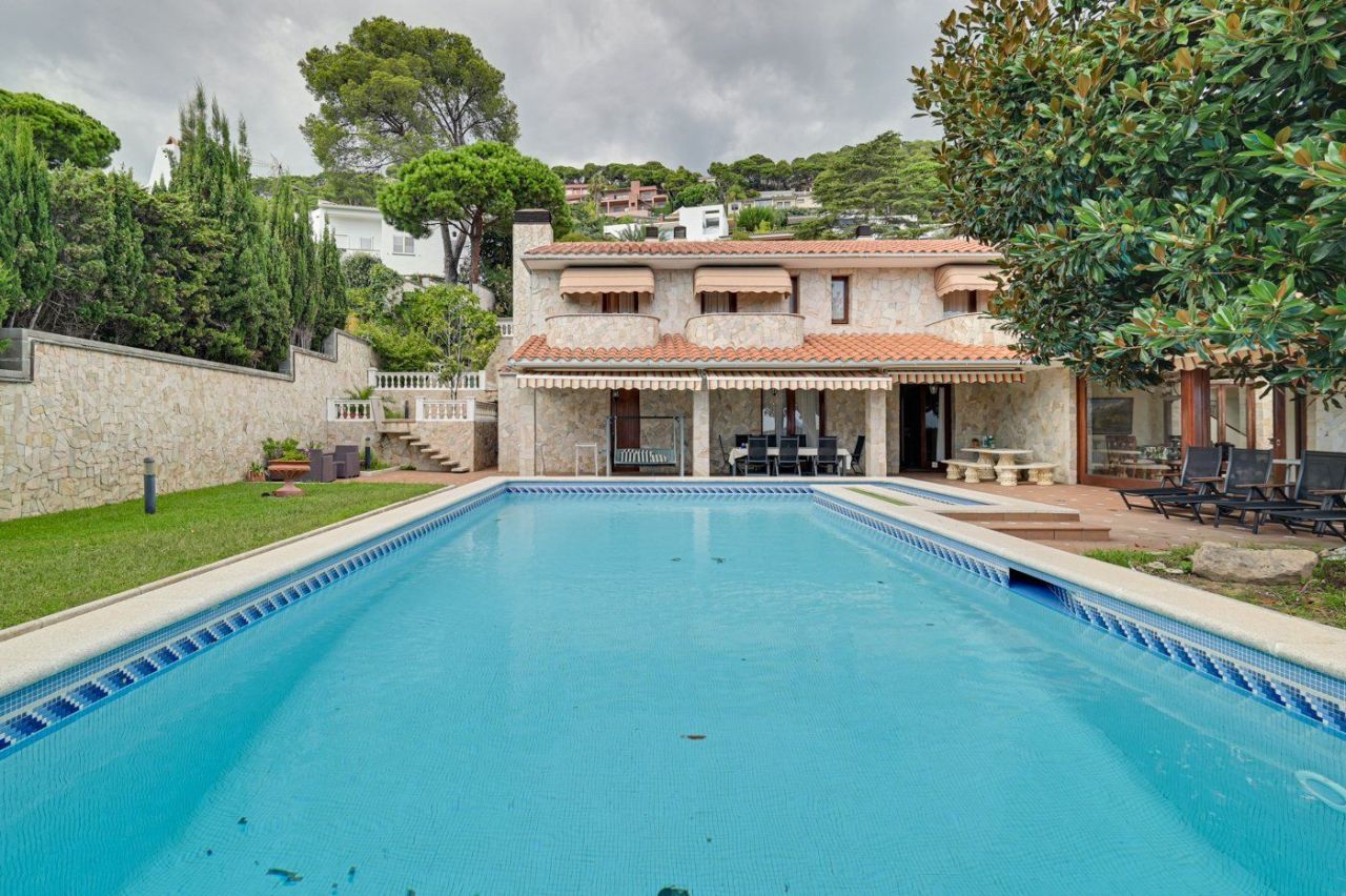 Дом на Коста-Брава, Испания, 654 м² - фото 2