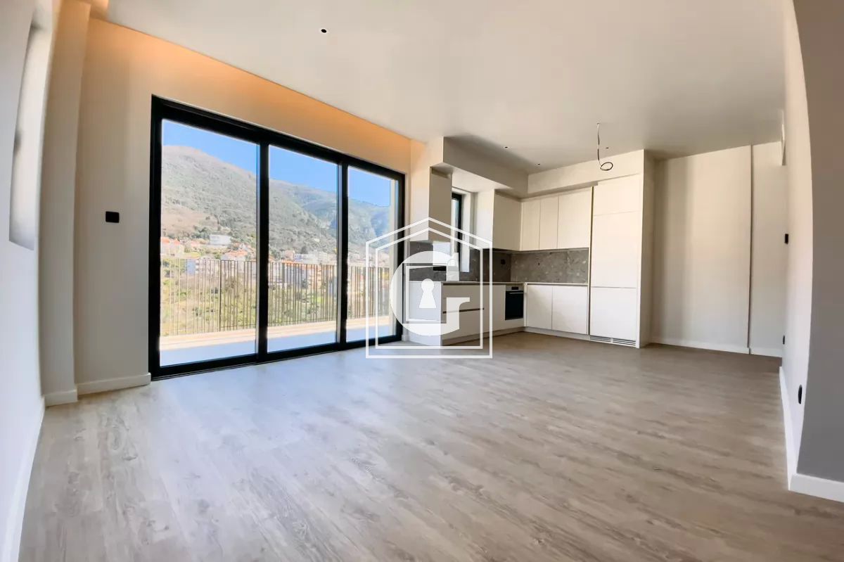Апартаменты в Тивате, Черногория, 102 м² - фото 1