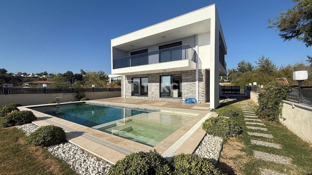 Вилла в Кушадасы, Турция, 319 м² - фото 1