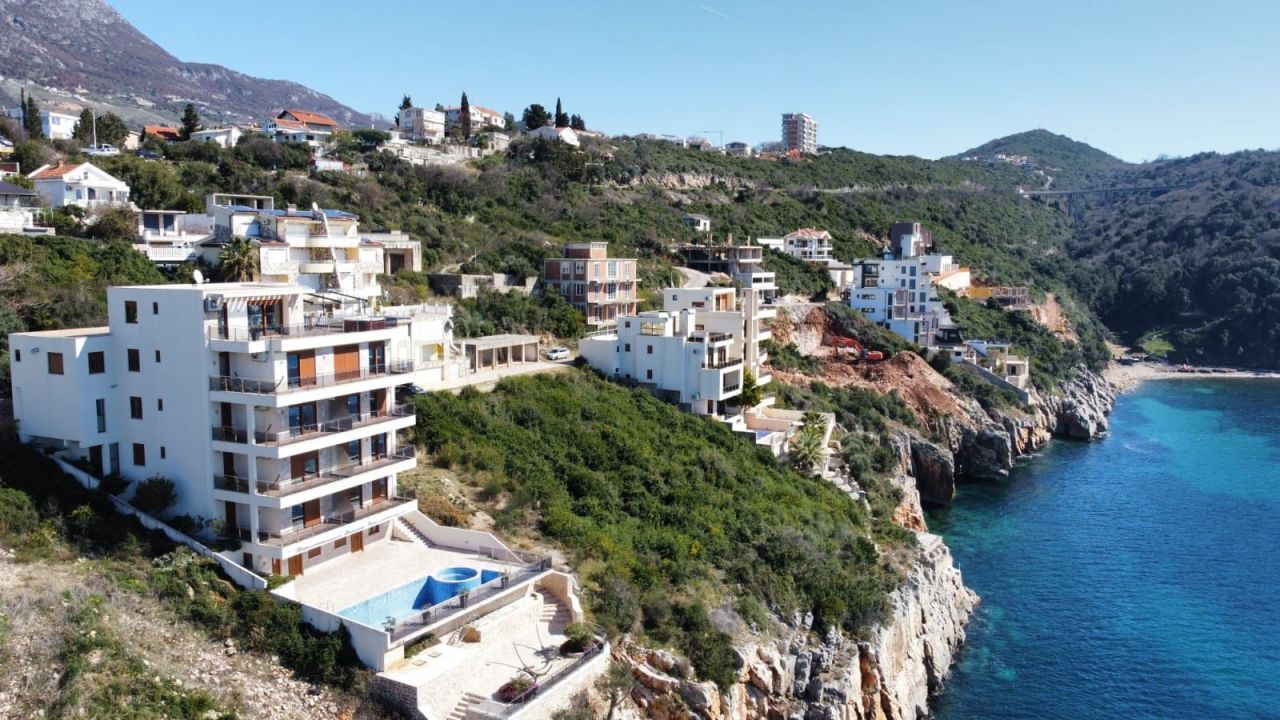 Инвестиционный проект в Добра Воде, Черногория, 15 000 м² - фото 3