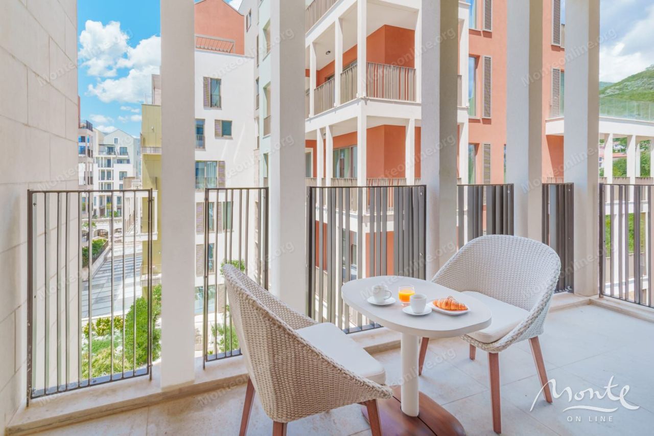 Квартира в Тивате, Черногория, 55 м² - фото 1