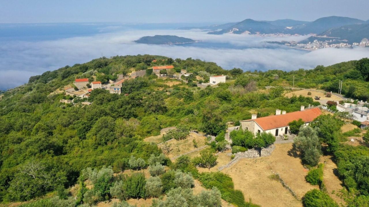 Дом в Будве, Черногория, 349 м² - фото 2