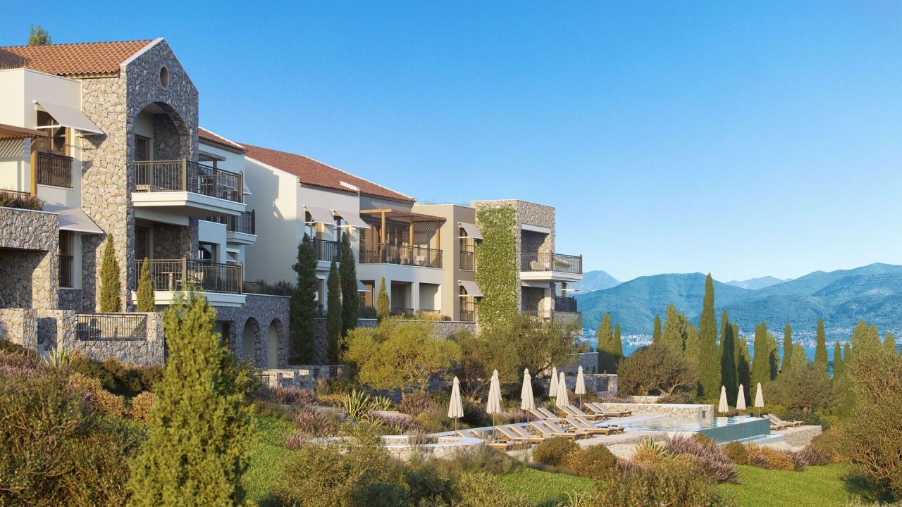 Апартаменты в Тивате, Черногория, 105.68 м² - фото 1