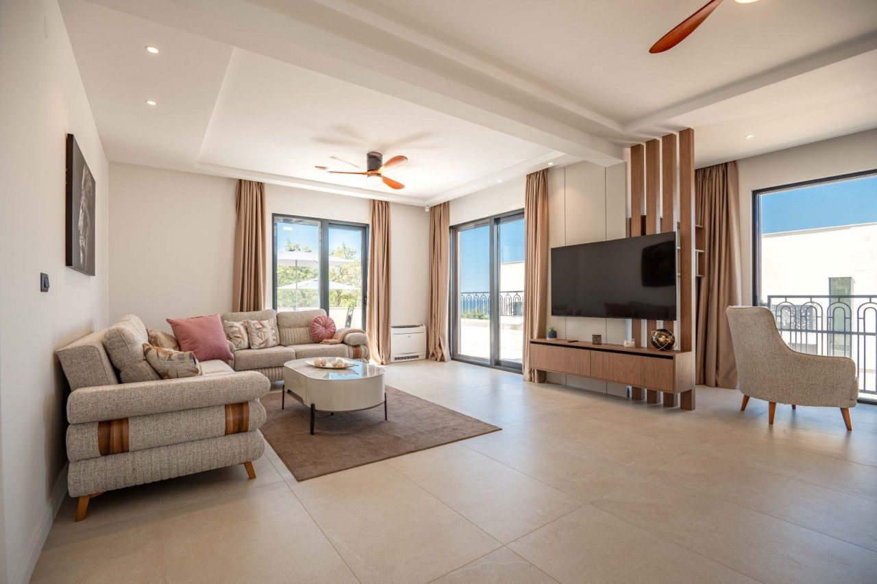 Вилла в Режевичах, Черногория, 318 м² - фото 14