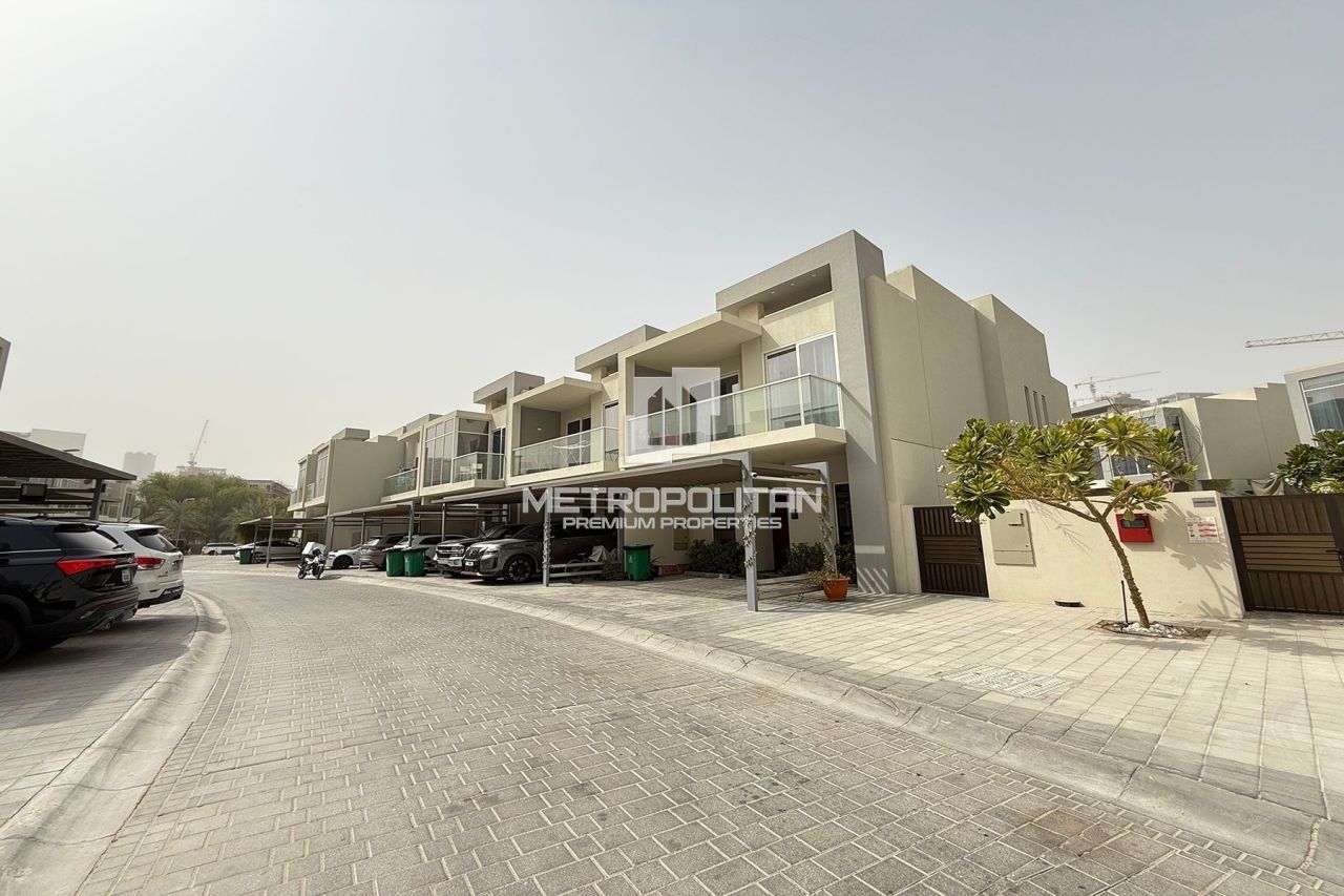 Вилла в Дубае, ОАЭ, 250 м² - фото 1