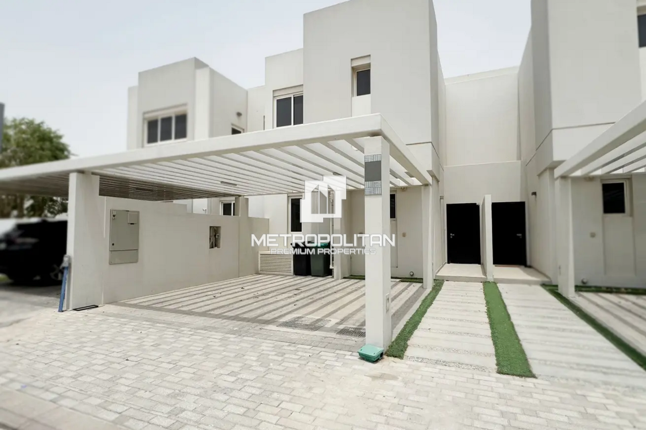 Таунхаус в Дубае, ОАЭ, 160 м² - фото 1