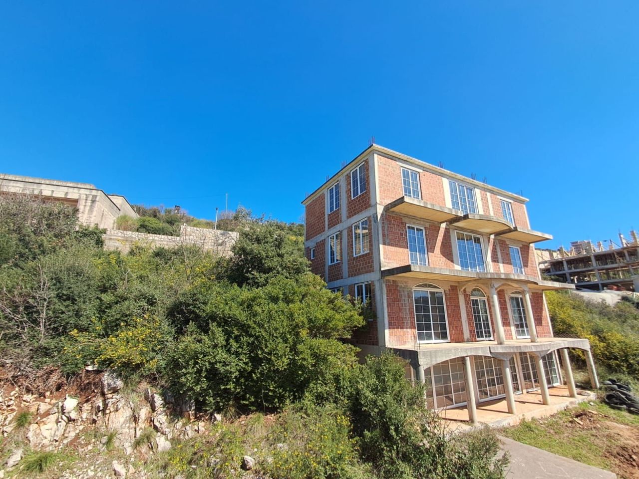 Инвестиционный проект в Добра Воде, Черногория, 15 000 м² - фото 10