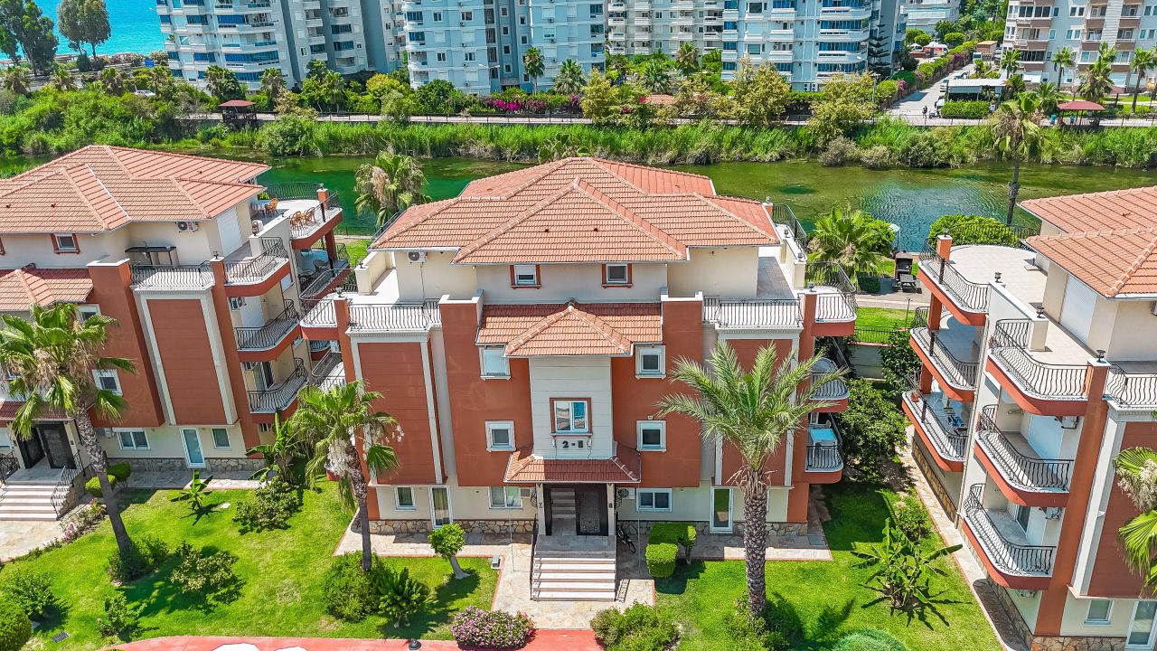 Квартира в Кестеле, Турция, 260 м² - фото 1
