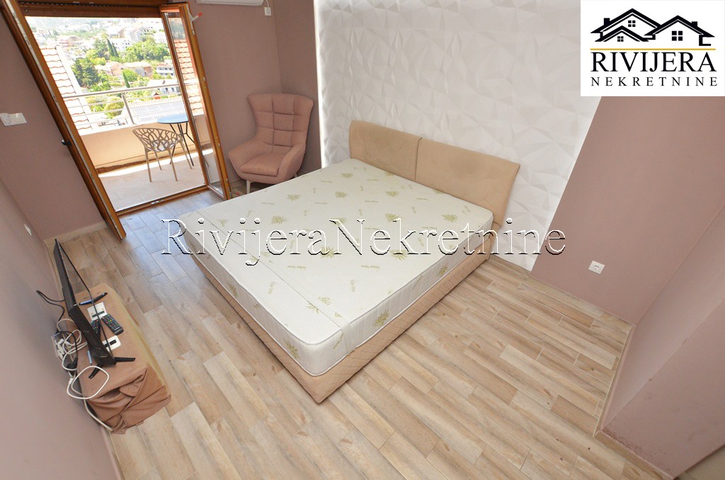 Квартира в Херцег-Нови, Черногория, 27 м² - фото 1