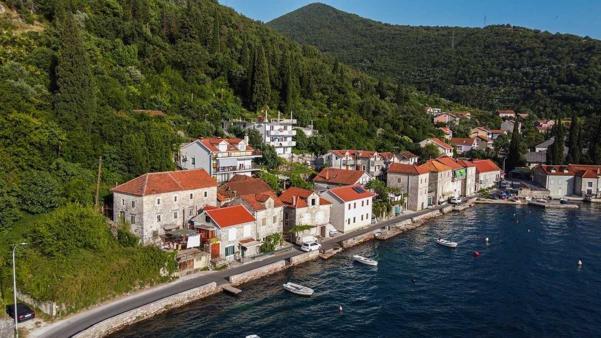 Квартира в Лепетани, Черногория, 60 м² - фото 1