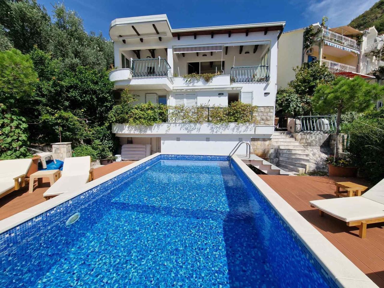 Вилла в Святом Стефане, Черногория, 250 м² - фото 1