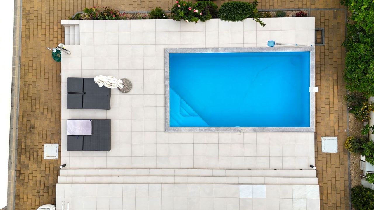 Отель, гостиница Banjol, Хорватия, 400 м² - фото 1