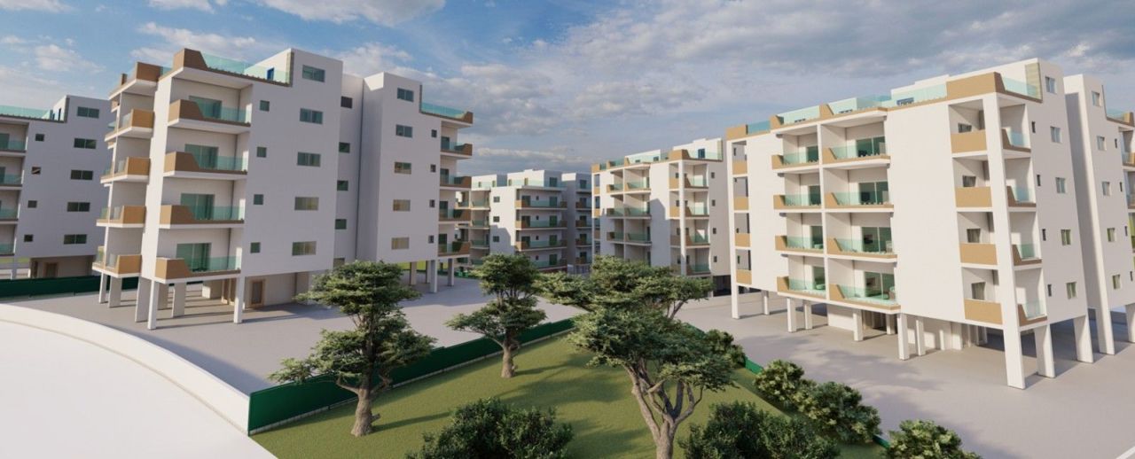 Коммерческая недвижимость в Лимасоле, Кипр, 6 360 м² - фото 1