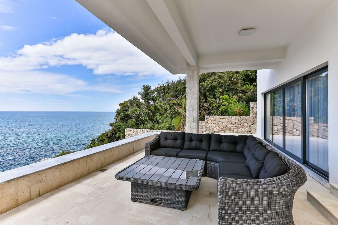 Дом в Утехе, Черногория, 285 м² - фото 2