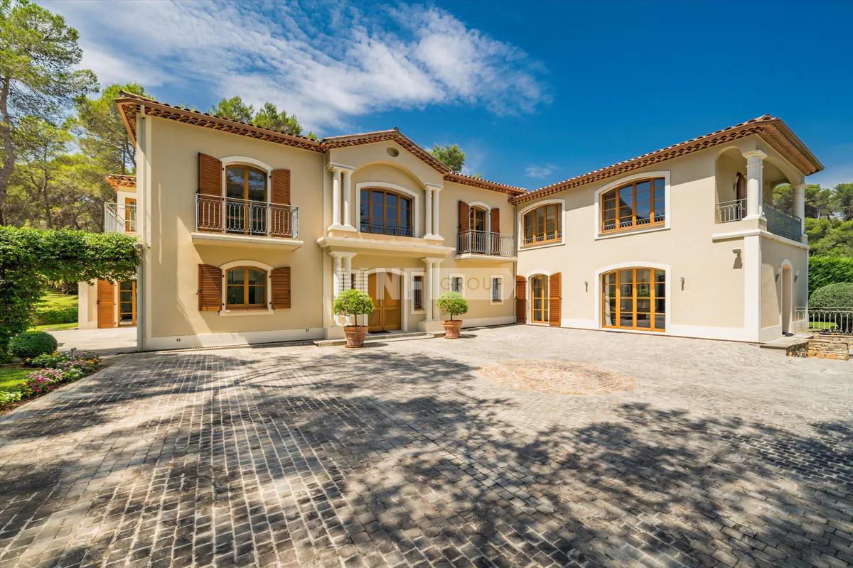 Вилла в Мужене, Франция, 750 м² - фото 2