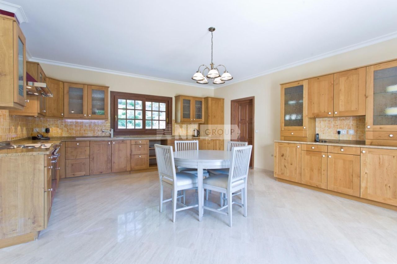 Вилла в Ла Гард-Френе, Франция, 308 м² - фото 3